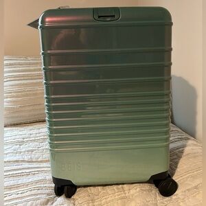 NWT Beis Wicked Carry-On Roller in Wicked Green